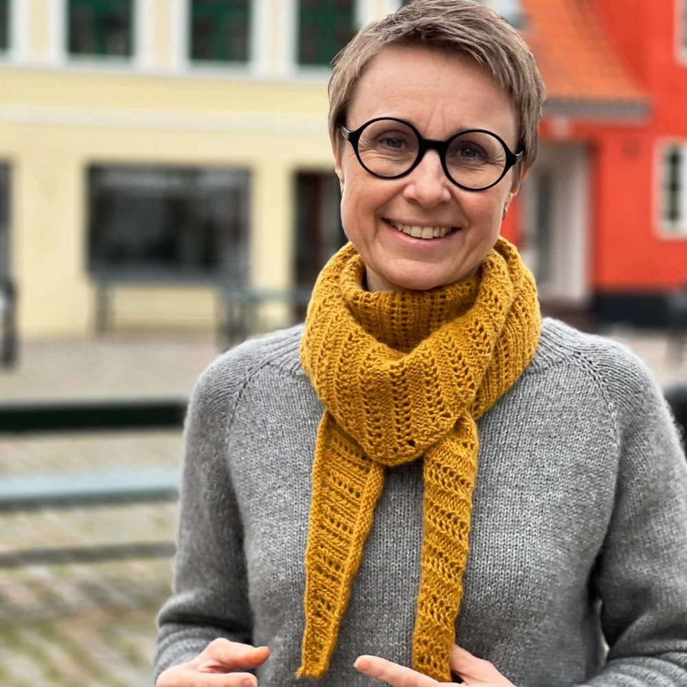 The Tiny Scarf Sanne Fjalland - Garnkit ekskl. opskrift Lammeuld