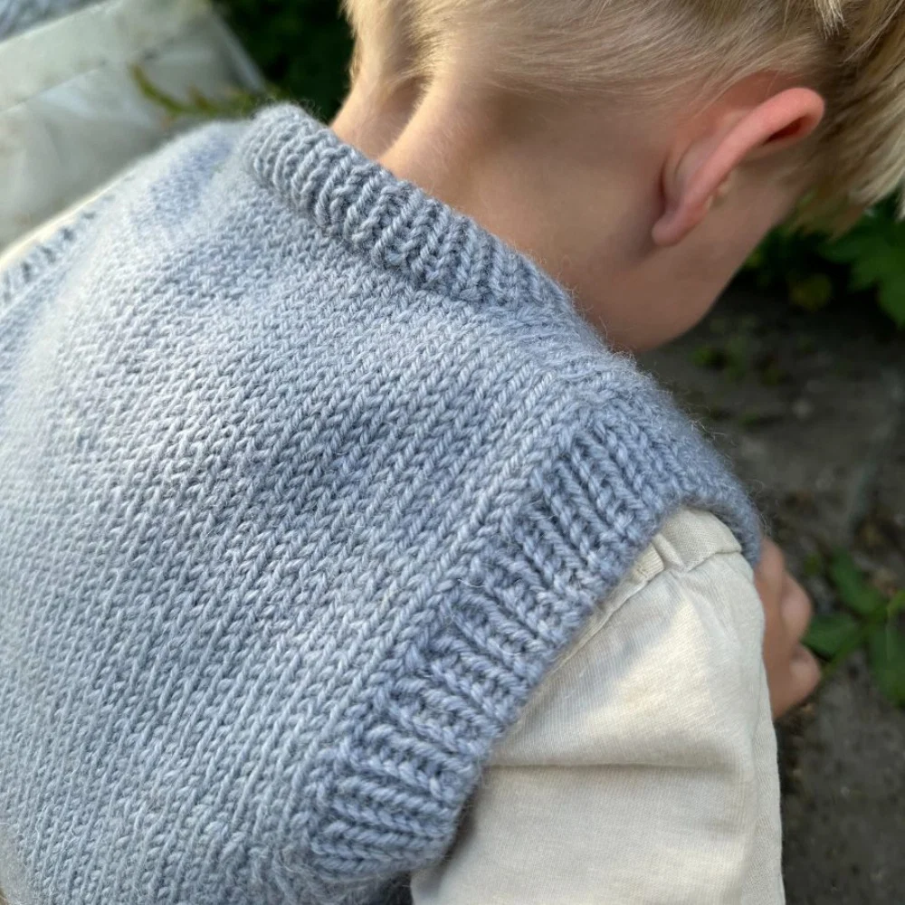 Novice Slipover Junior PetiteKnit - Strikkekit - Billede 4